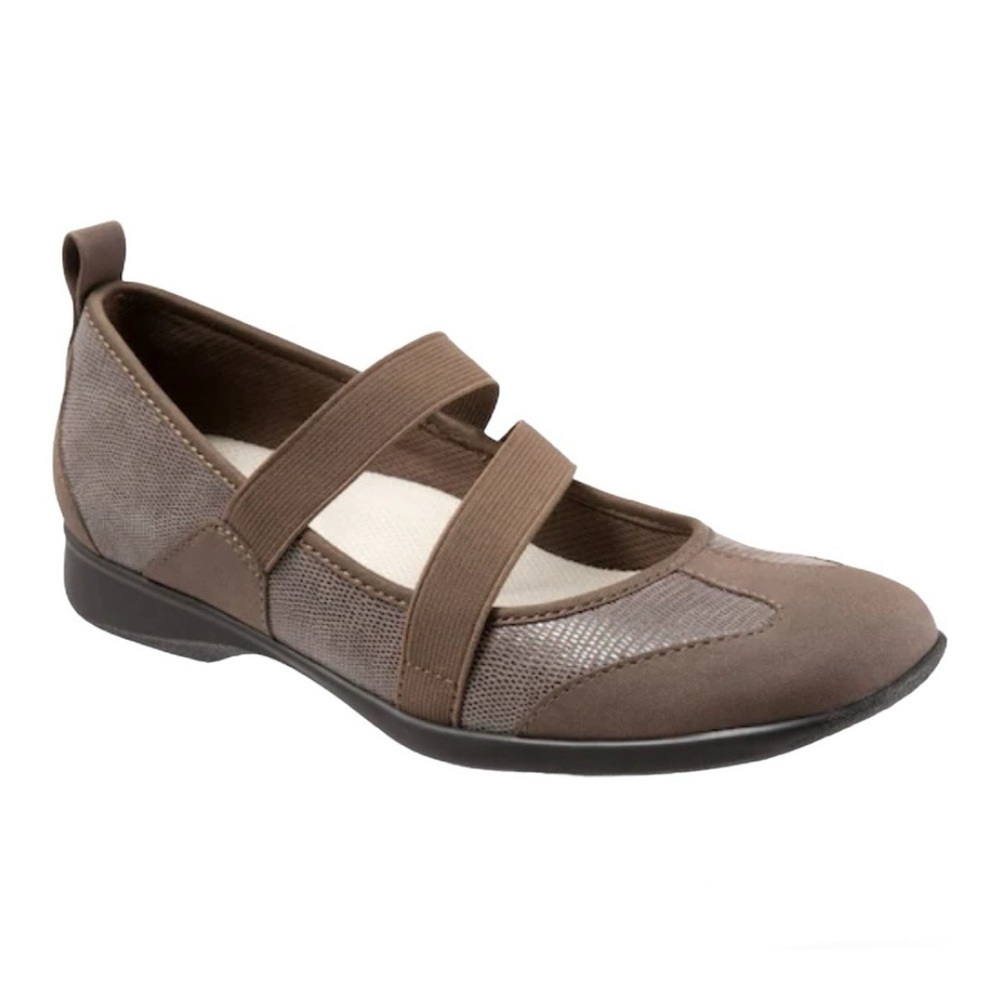 TROTTERS Josie Mary Jane Ballet Flats Size 6 Wide